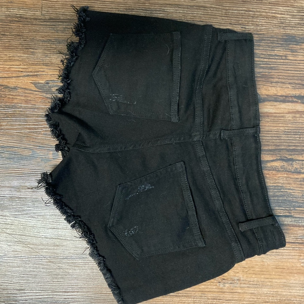 Black jean frayed shorts. Blue savvy brand. Never been worn.